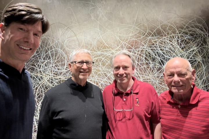 Bill Gates and Linus Torvalds Meet After Half a Century