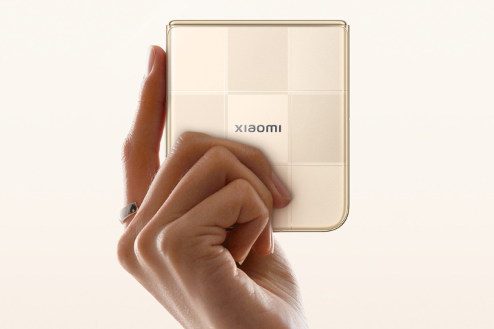 Xiaomi's New Flip Phone Boasts Larger Battery Than S25 Ultra