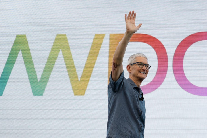 Apple Takes Legal Action Against YouTuber for iOS 26 Information Leak