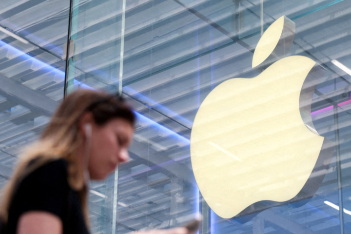Apple's Struggle with Innovation Challenges in Tech Industry