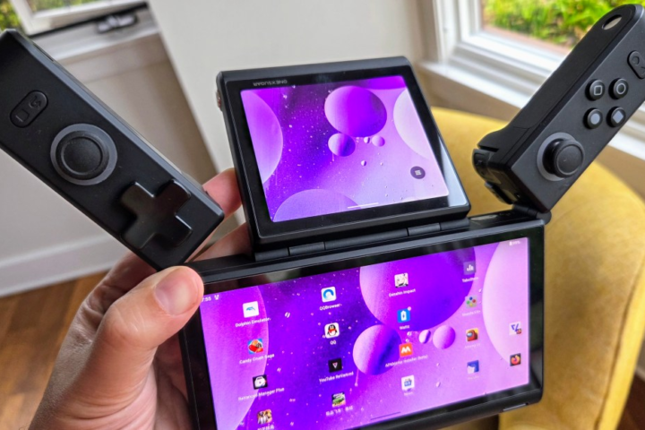 First Look at OneXSugar's Innovative Dual-Screen Handheld Device