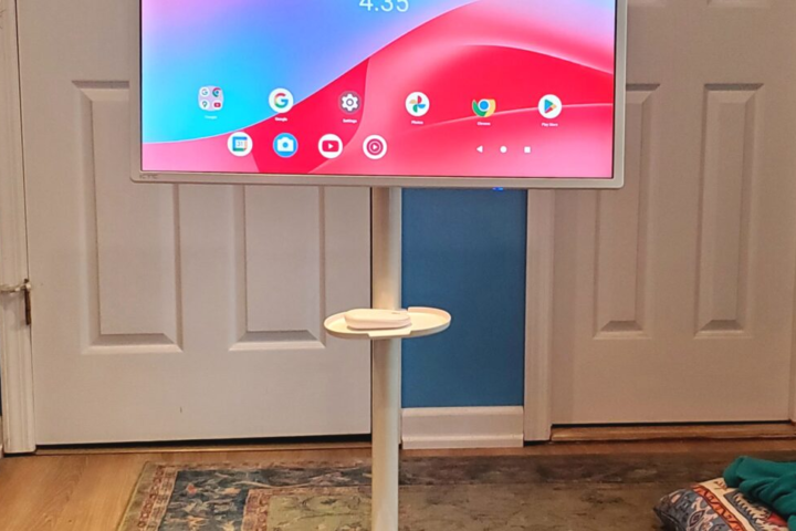 Giant Mobile Screens Revolutionizing Tablet Technology on Wheels