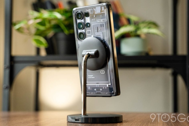 Samsung Seeks User Opinion on Galaxy Design: Qi2 Magnets or Thinness?