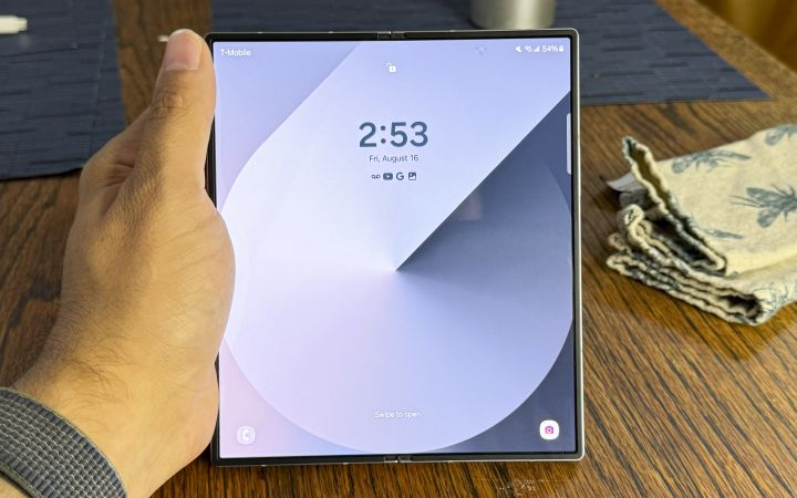 Samsung's Latest Device Unveiling: Reserve Now for Bonus Credit