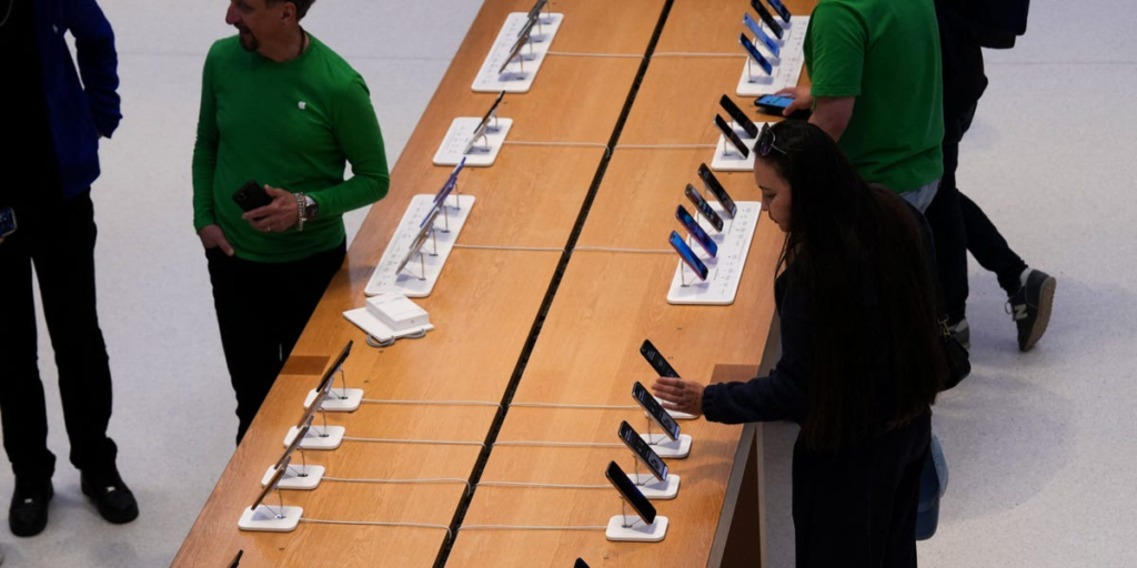 iPhone 17 Series May See Price Increase, Analyst Predicts