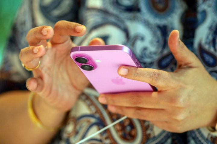 Revolutionary AI Voice Control to Transform iPhone Interaction