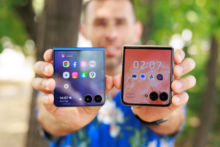 Samsung Galaxy Z Flip 7 vs Motorola Razr Ultra: Camera Comparison Insights