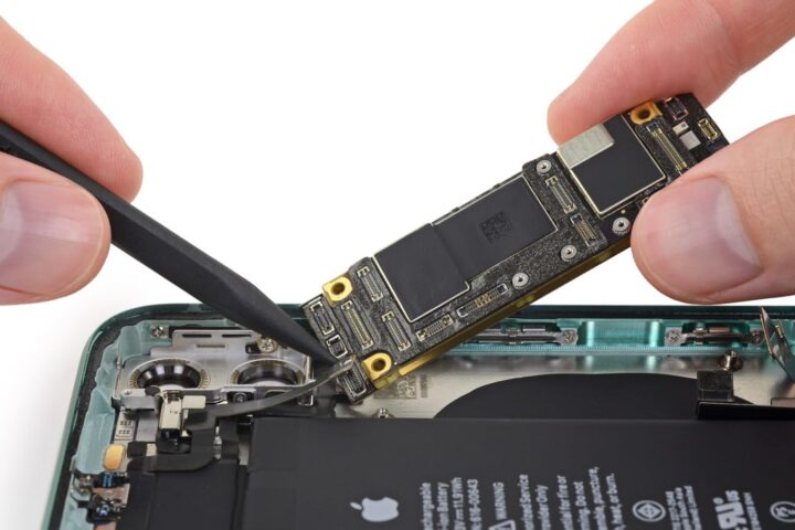 Apple Poised to Navigate Rising Memory Chip Prices Smoothly