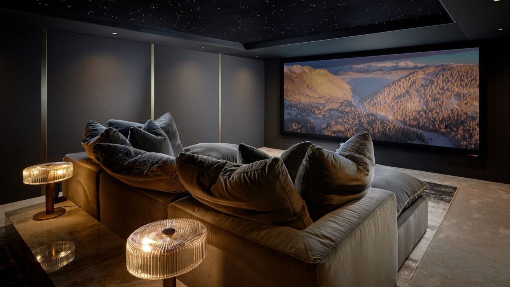 Home Cinema 2026: HDR Trends, AVR Revival, OLED Leadership