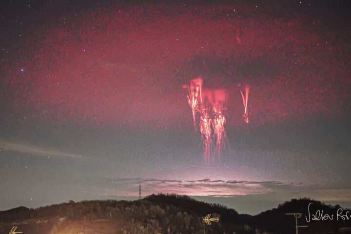 Rare Lightning Phenomena Captured Together in Stunning Photograph