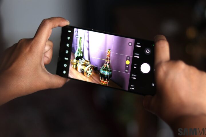 Samsung Galaxy S25 Faces Camera App Glitch in New Update