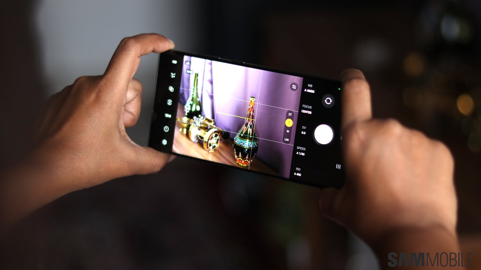 Samsung Galaxy S25 Faces Camera App Glitch in New Update