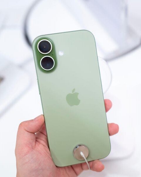 Apple Launches iOS 26.2.1: Exciting New iPhone Features Unlocked