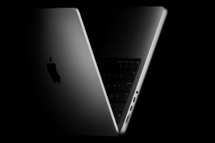 Apple Plans Dual MacBook Pro Upgrades in 2026