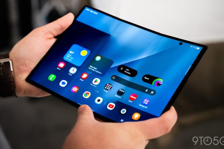 Galaxy Z TriFold Screen Malfunction Raises Durability Concerns