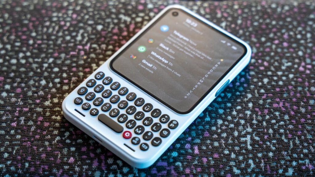 Reviving Nostalgia: The Clicks Communicator Recalls the BlackBerry Glory