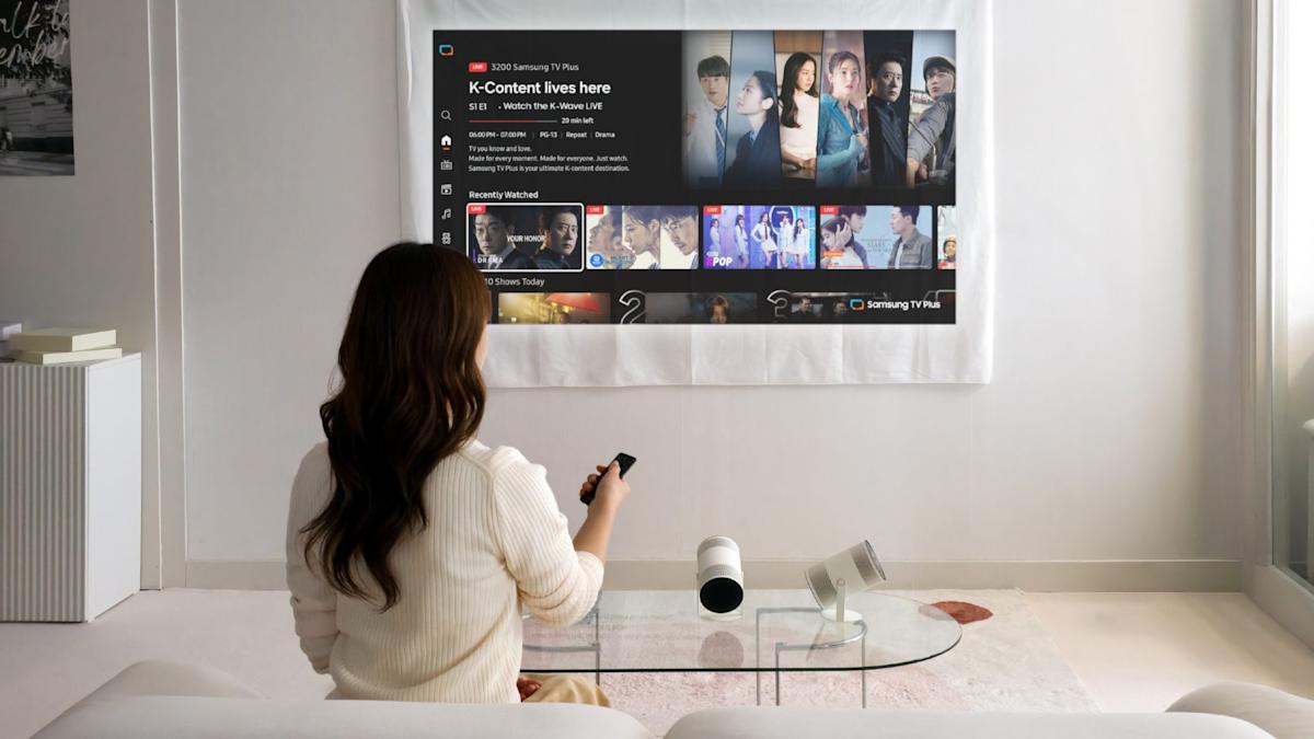 Samsung Unveils Brighter, Smarter Freestyle Portable Projector