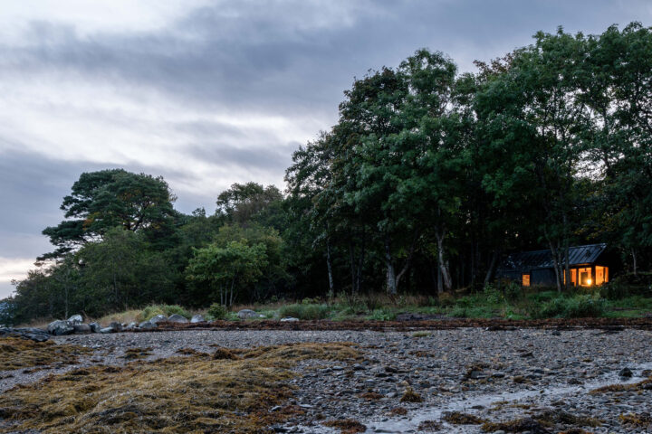 Vacation Detox: Experience a Rejuvenating Phone-Free Getaway