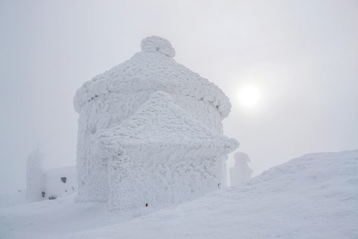 Krkonoše Mountains Guide: Skiing, Hiking, and Sněžka Peak