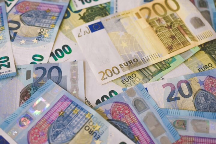 Tipping guide — photo by Ibrahim Boran