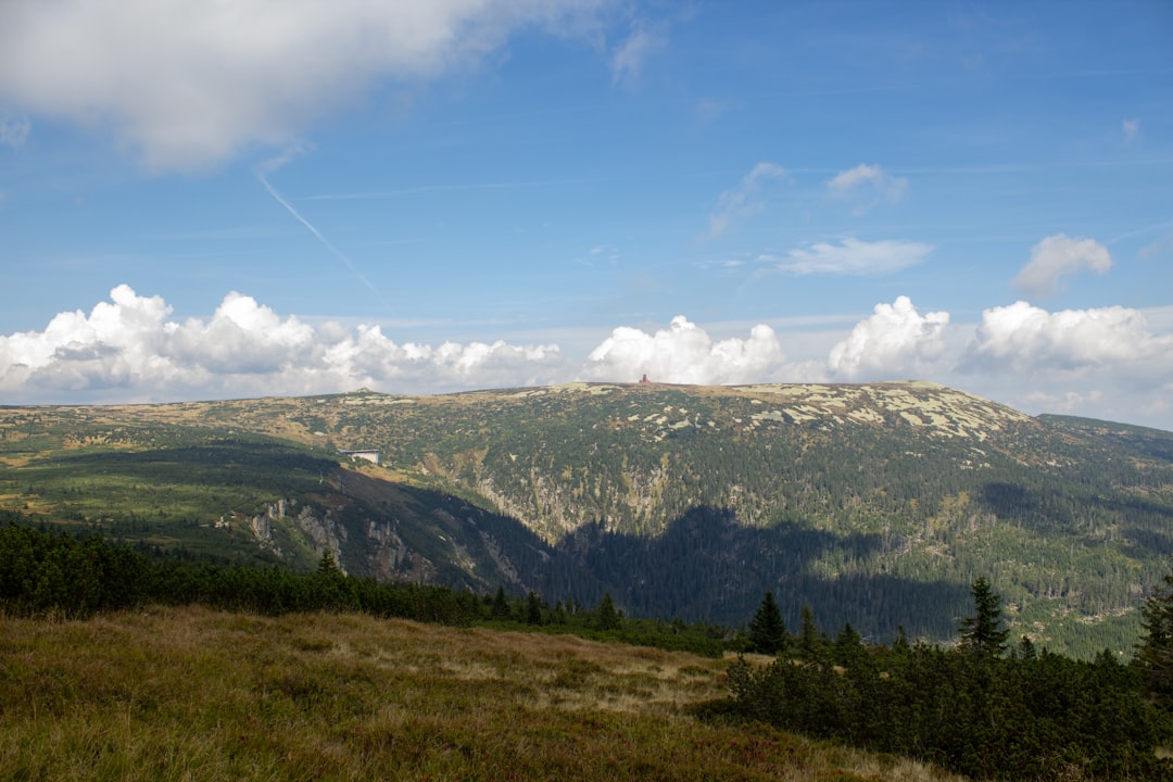 Krkonoše Mountains Guide: Skiing, Hiking, and Sněžka Peak — detail — photo by Karel Mistrík